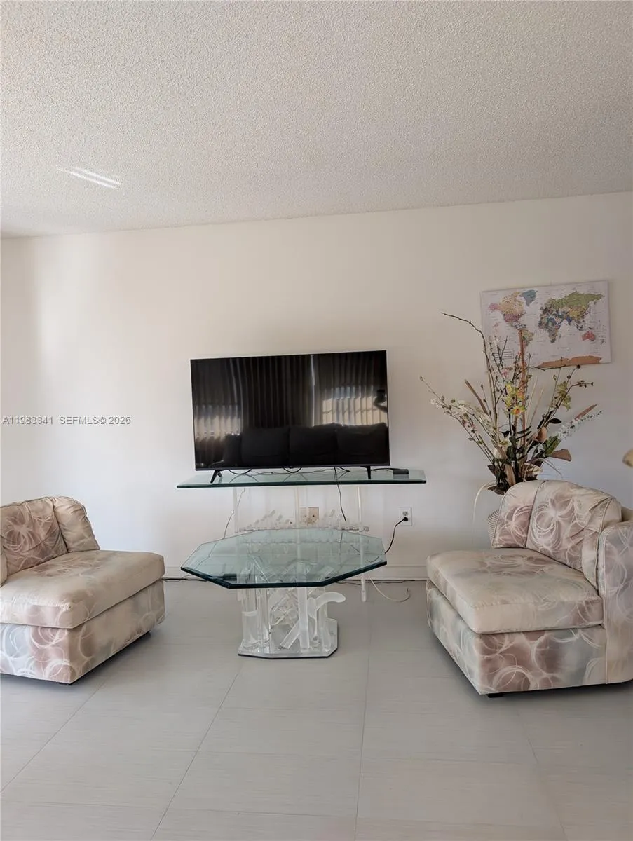 1000 E Saint Charles Pl # 519, Pembroke Pines FL 33026