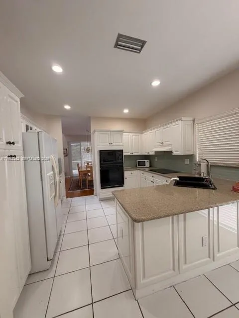 4432 NW 93rd Doral Ct, Doral FL 33178