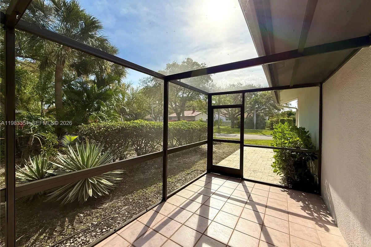 670 Deer Creek Hollows Cir, Deerfield Beach FL 33442