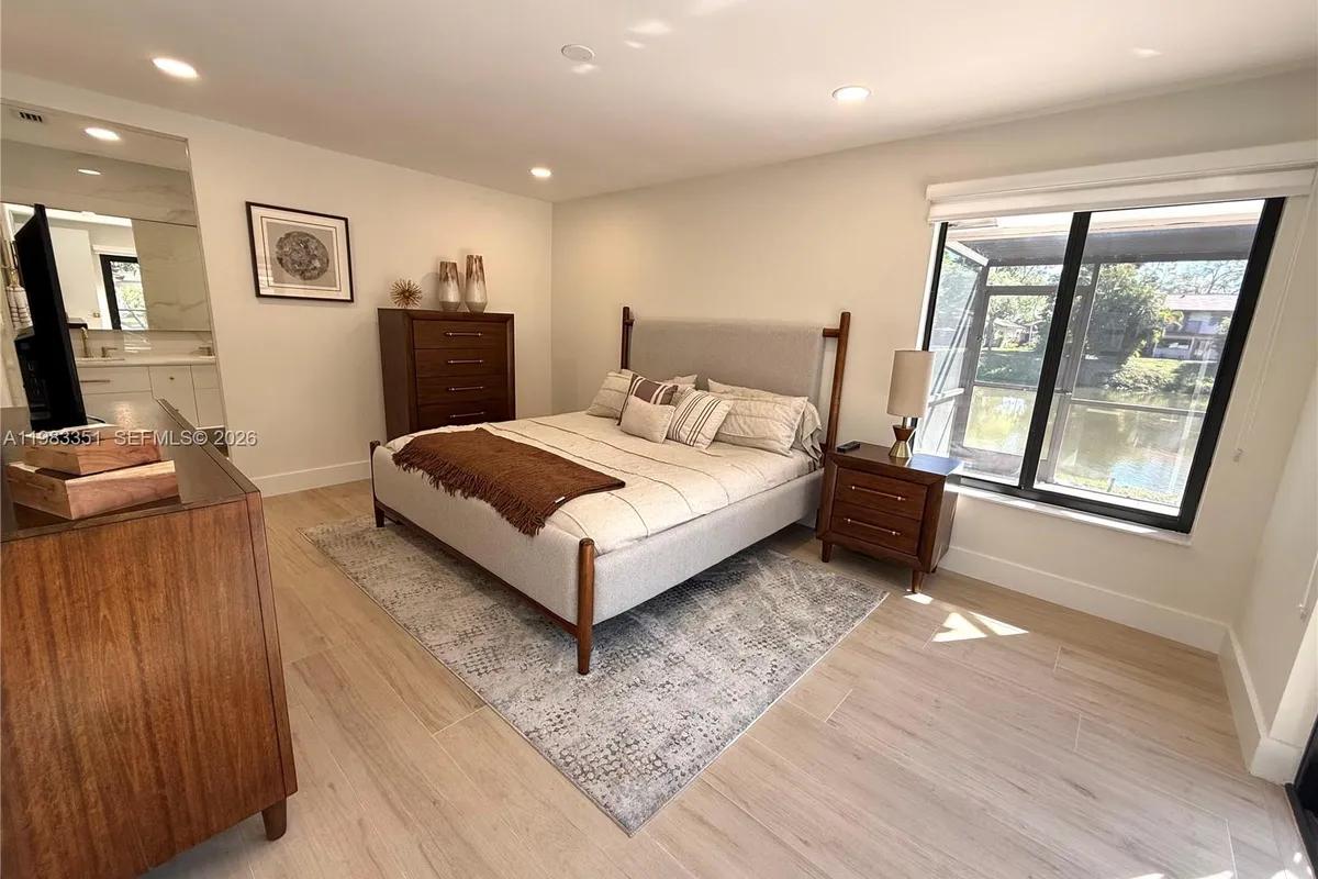 670 Deer Creek Hollows Cir, Deerfield Beach FL 33442