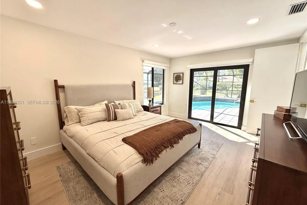 670 Deer Creek Hollows Cir, Deerfield Beach FL 33442