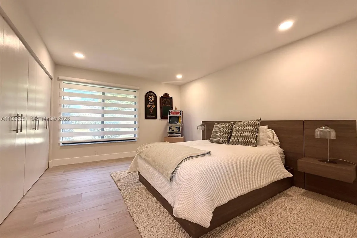 670 Deer Creek Hollows Cir, Deerfield Beach FL 33442