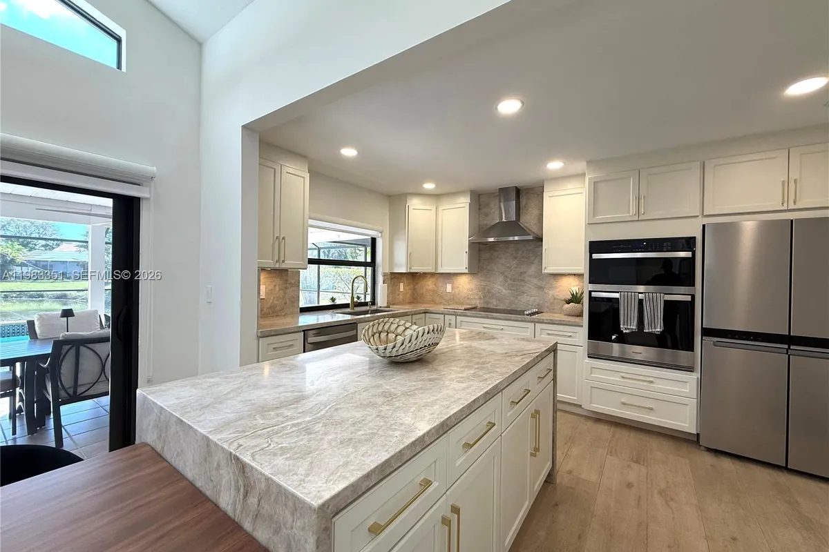 670 Deer Creek Hollows Cir, Deerfield Beach FL 33442