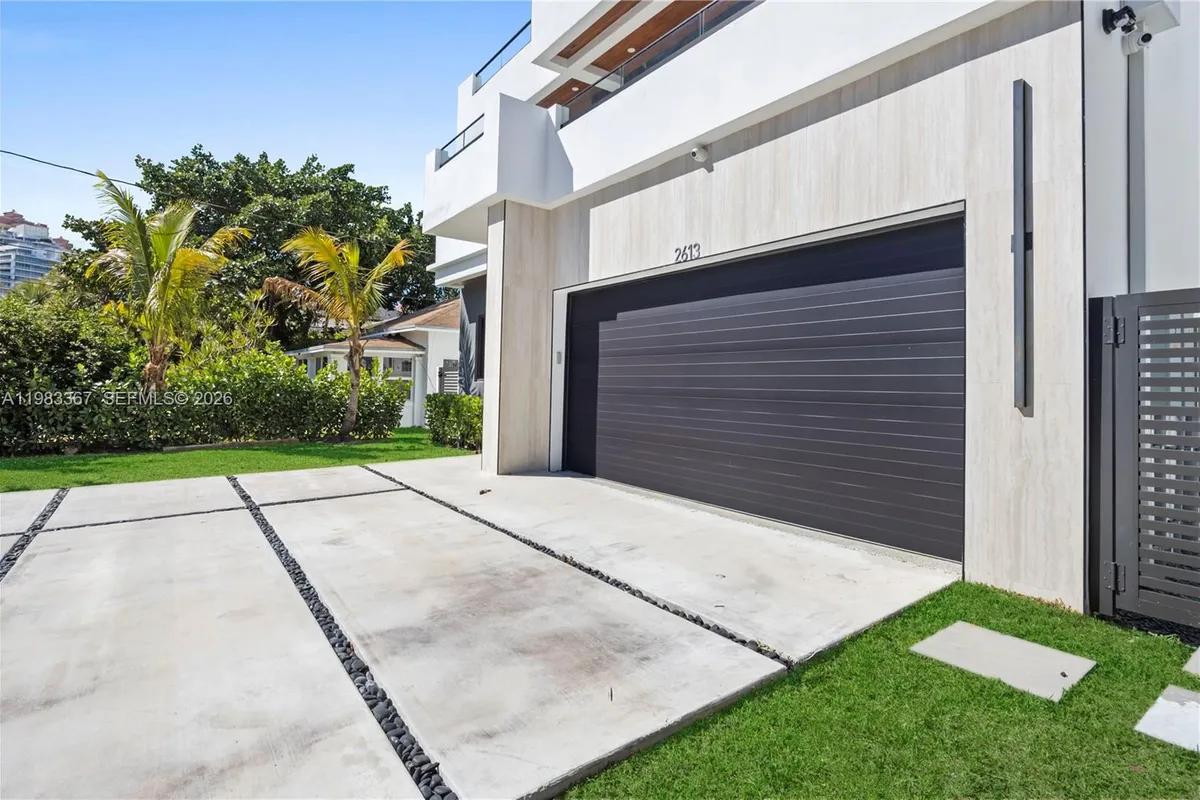 2613 Center Ave, Fort Lauderdale FL 33308