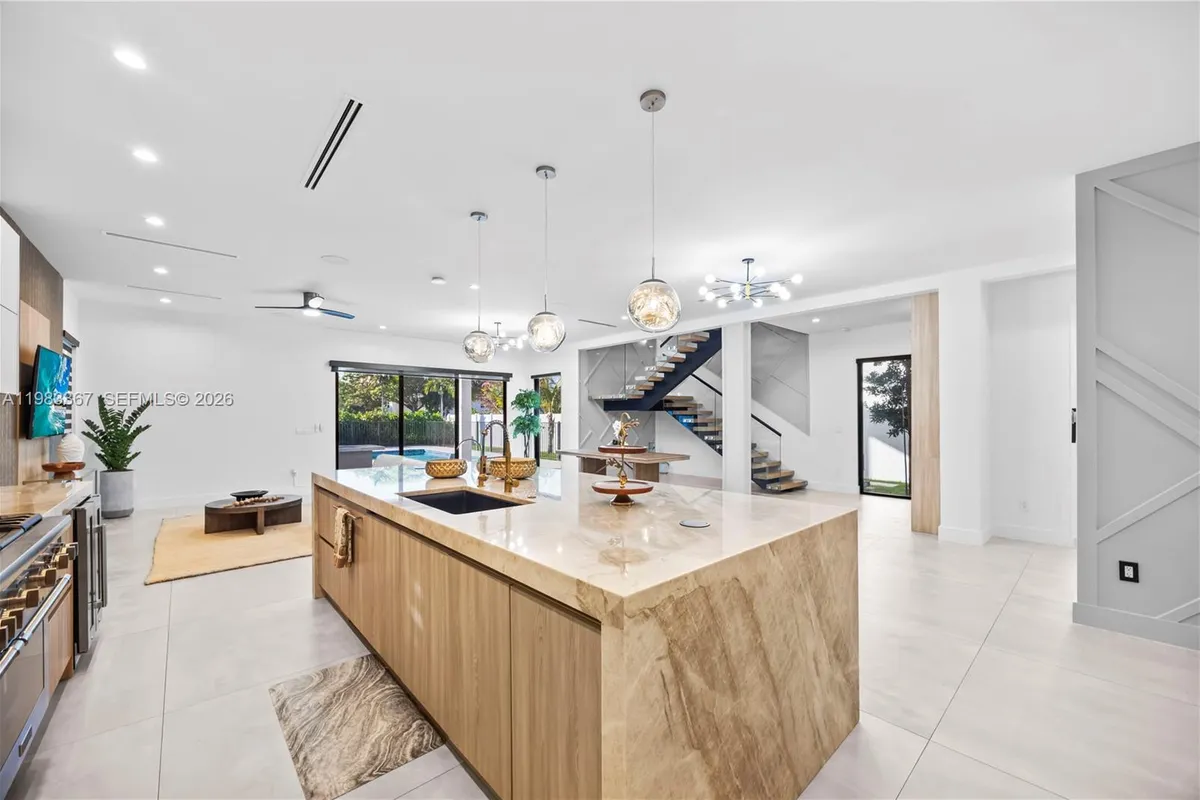 2613 Center Ave, Fort Lauderdale FL 33308