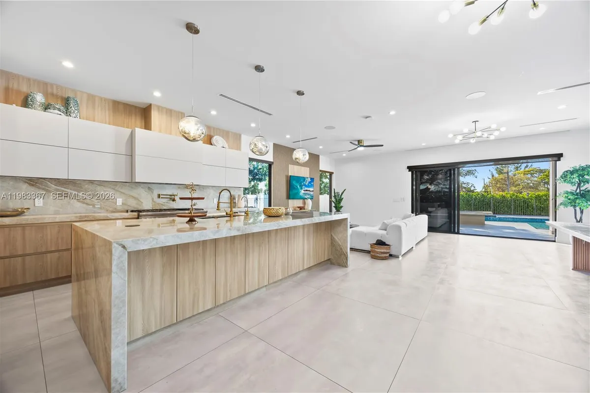 2613 Center Ave, Fort Lauderdale FL 33308