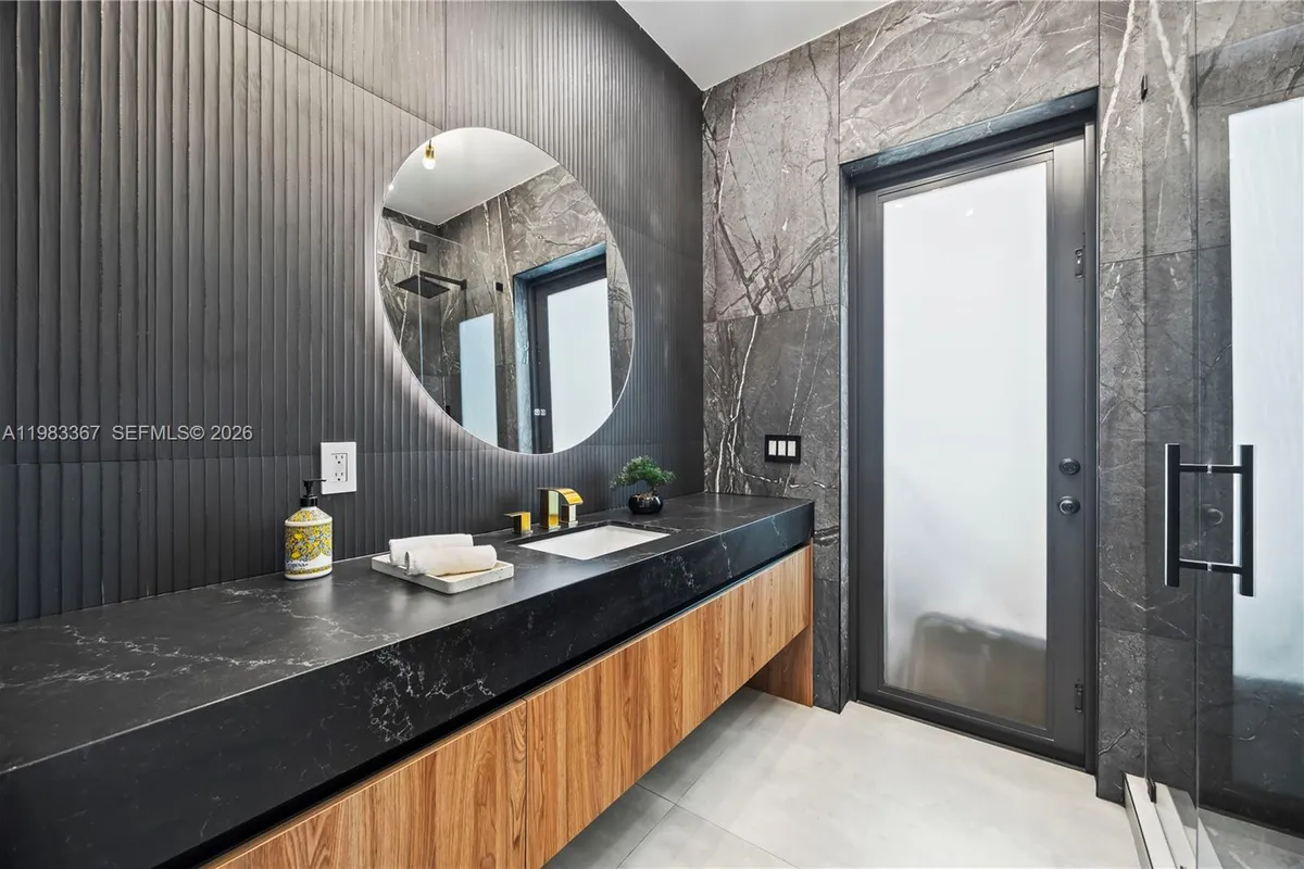 2613 Center Ave, Fort Lauderdale FL 33308