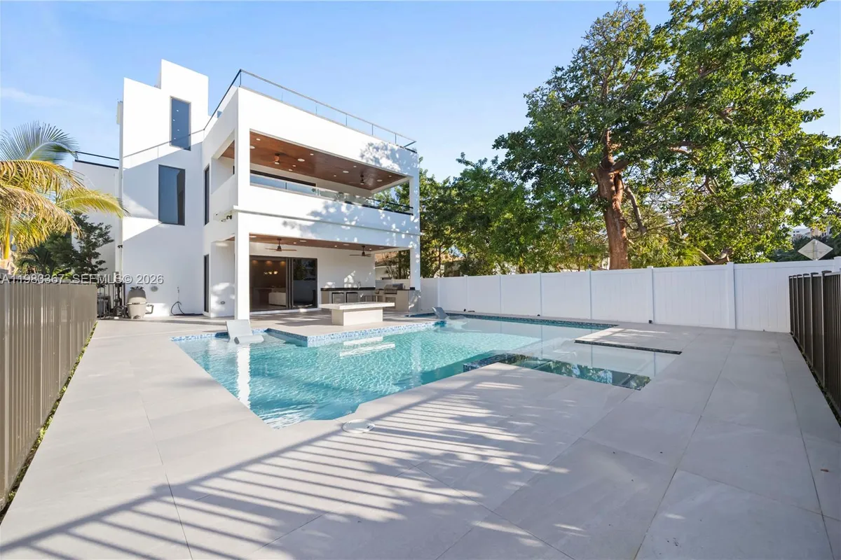 2613 Center Ave, Fort Lauderdale FL 33308