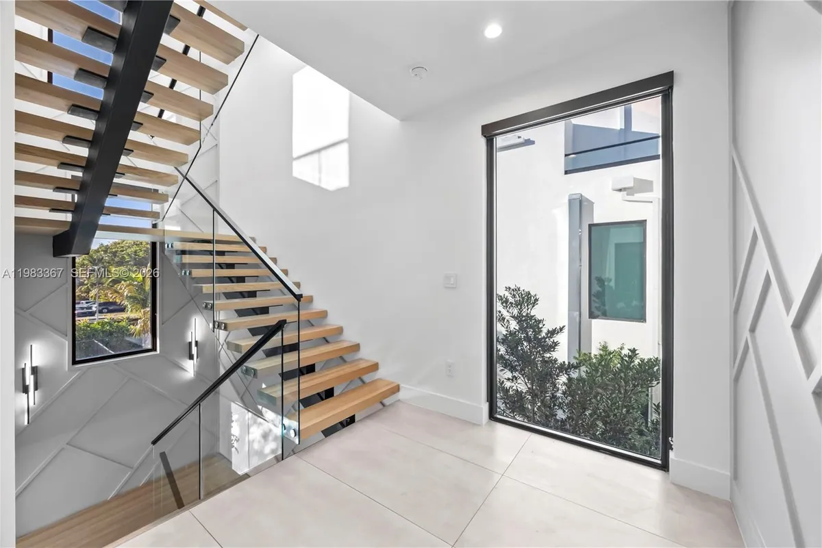 2613 Center Ave, Fort Lauderdale FL 33308