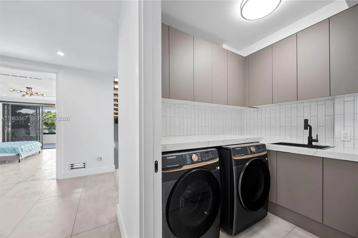 2613 Center Ave, Fort Lauderdale FL 33308