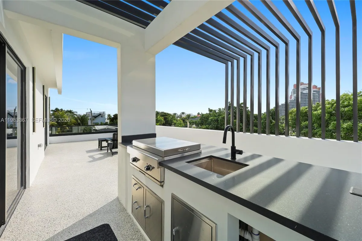 2613 Center Ave, Fort Lauderdale FL 33308