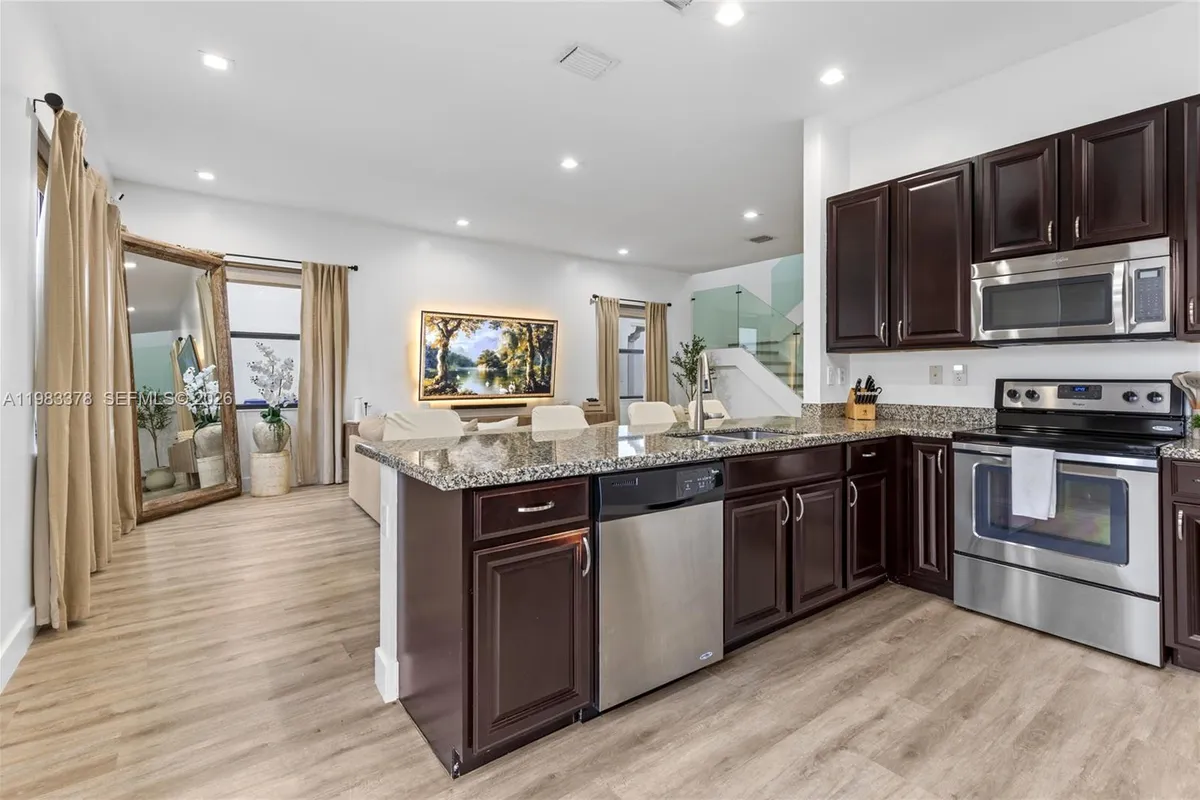 9094 SW 36th St, Miramar FL 33025