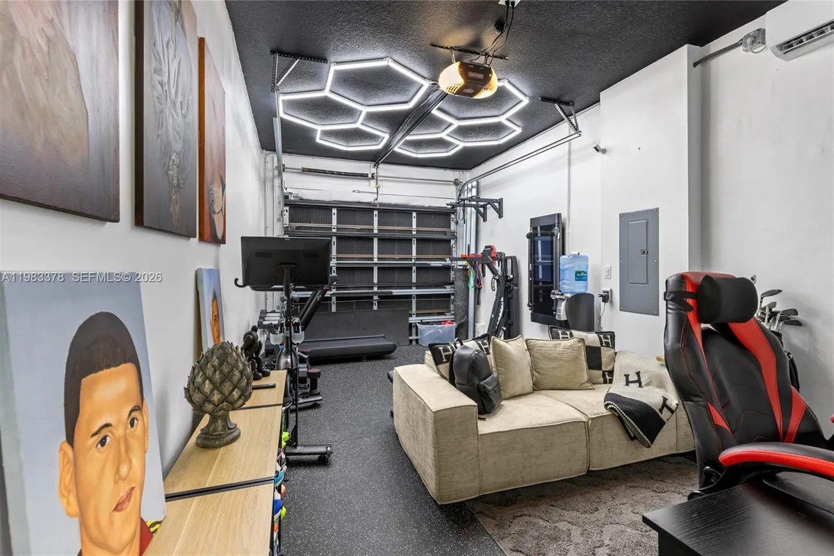 9094 SW 36th St, Miramar FL 33025