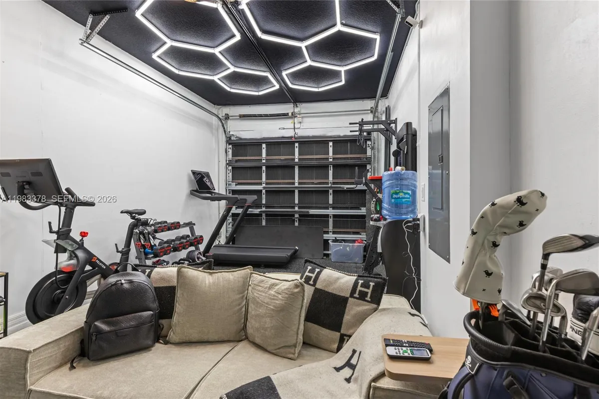 9094 SW 36th St, Miramar FL 33025