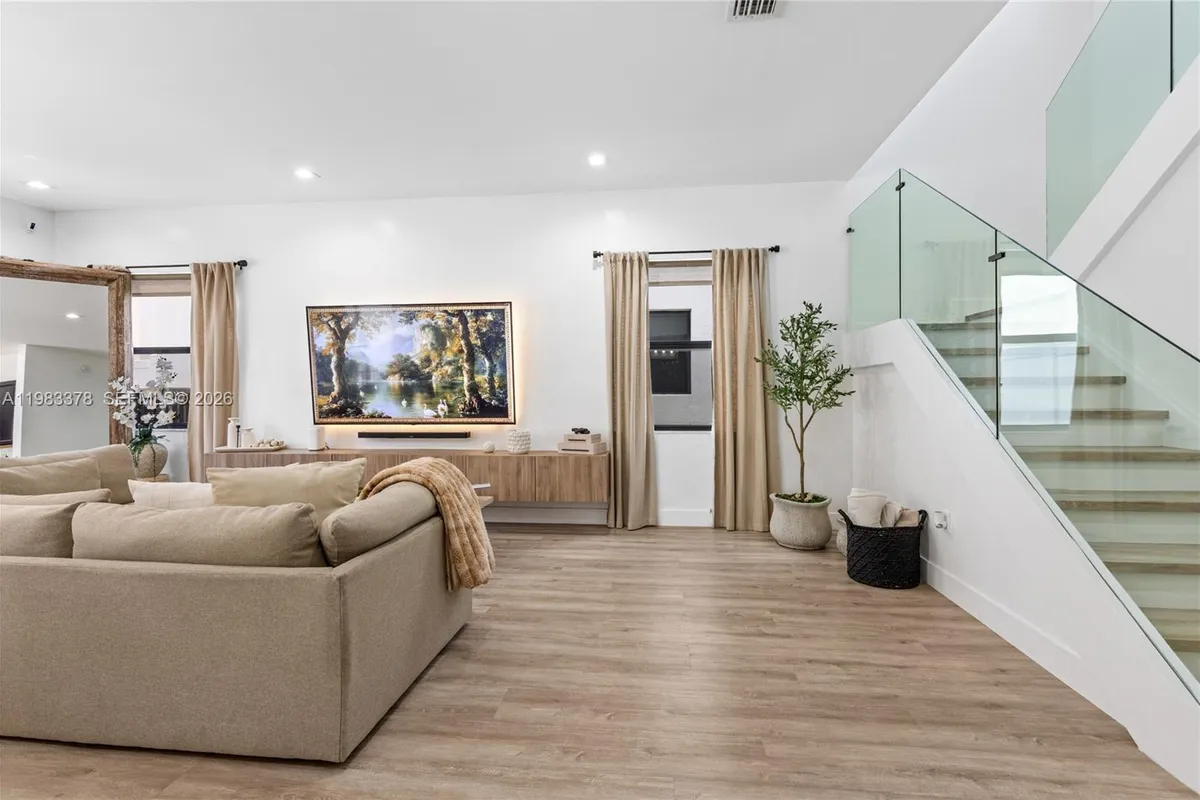 9094 SW 36th St, Miramar FL 33025