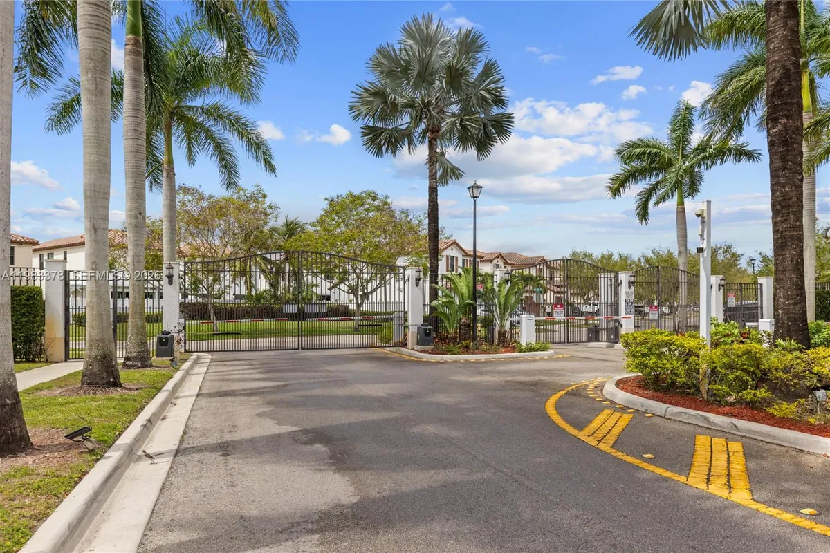 9094 SW 36th St, Miramar FL 33025