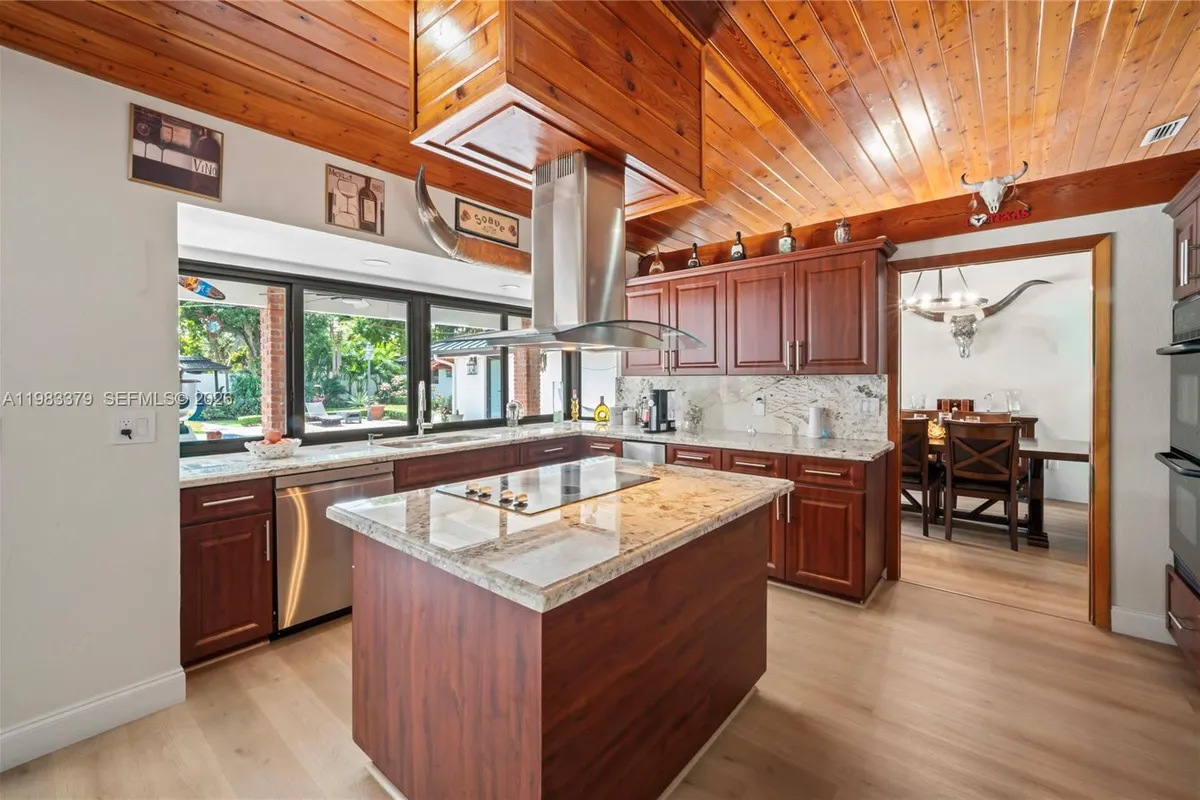 10320 SW 139th St, Miami FL 33176