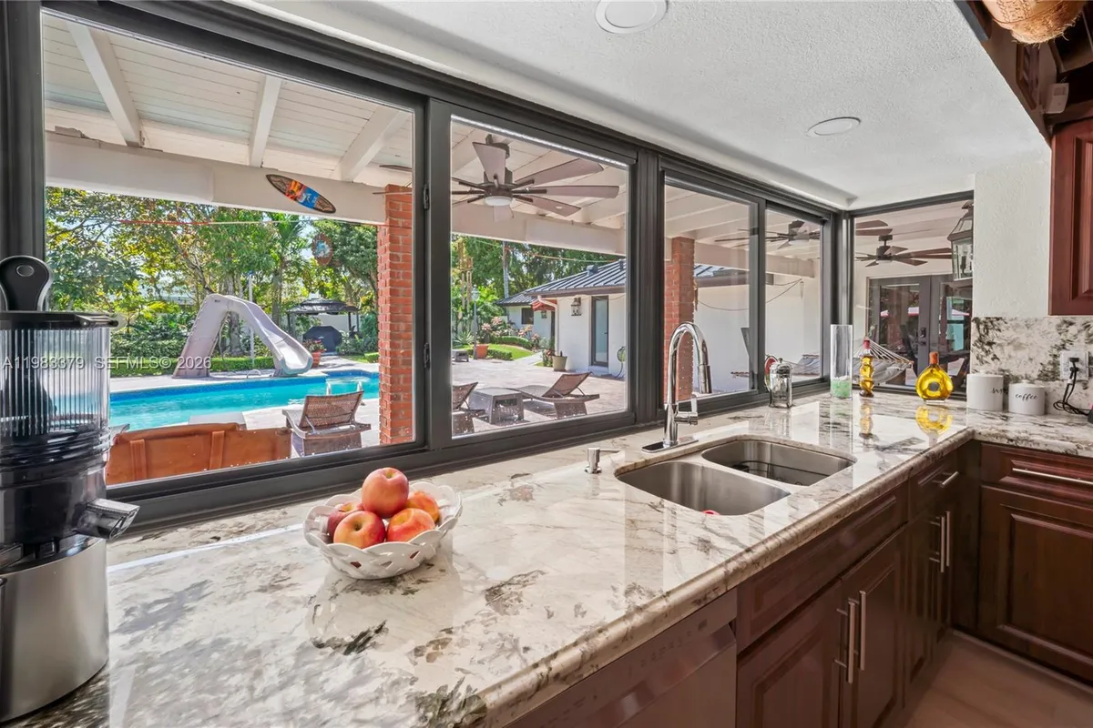 10320 SW 139th St, Miami FL 33176