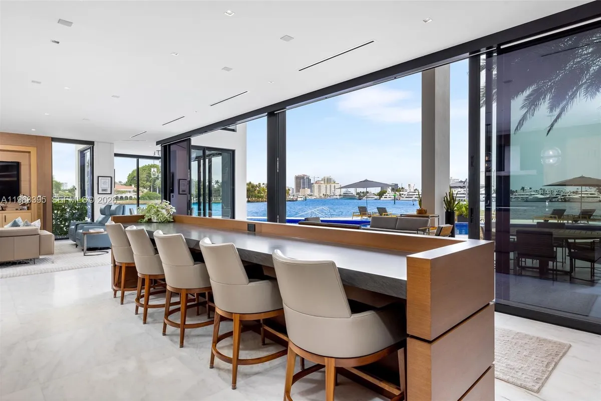 84 Isla Bahia Dr, Fort Lauderdale FL 33316