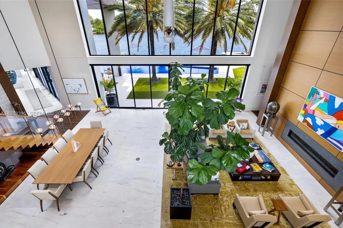 84 Isla Bahia Dr, Fort Lauderdale FL 33316