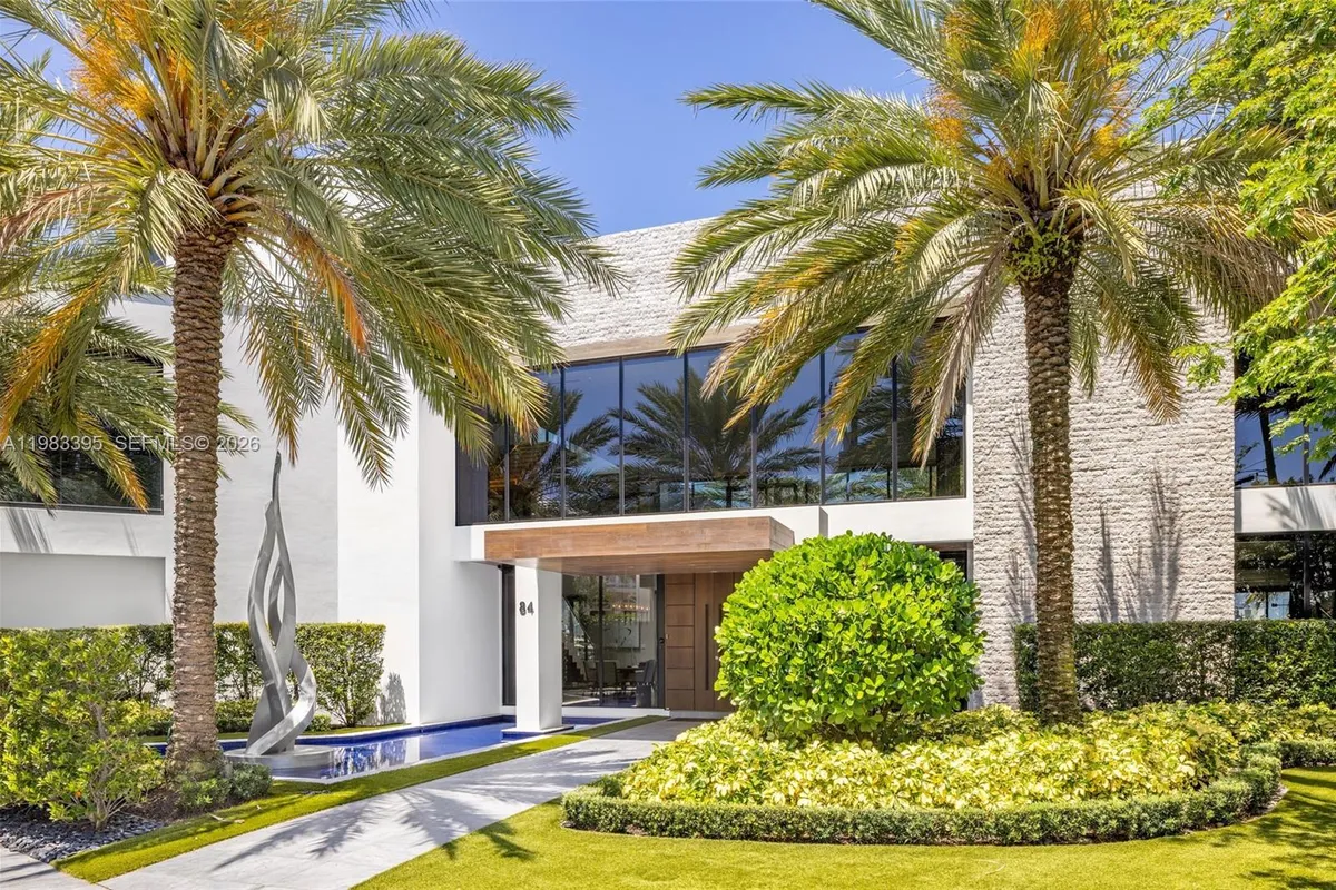 84 Isla Bahia Dr, Fort Lauderdale FL 33316