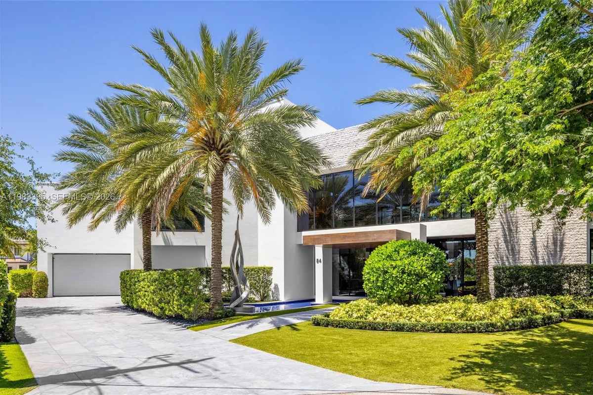 84 Isla Bahia Dr, Fort Lauderdale FL 33316