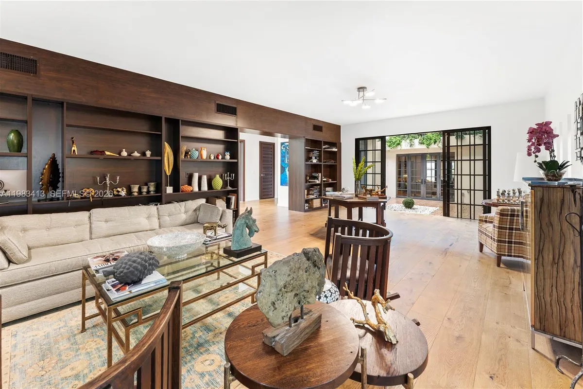 1277 N Venetian Way, Miami FL 33139