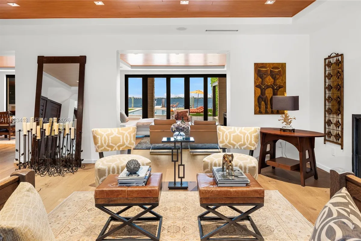 1277 N Venetian Way, Miami FL 33139