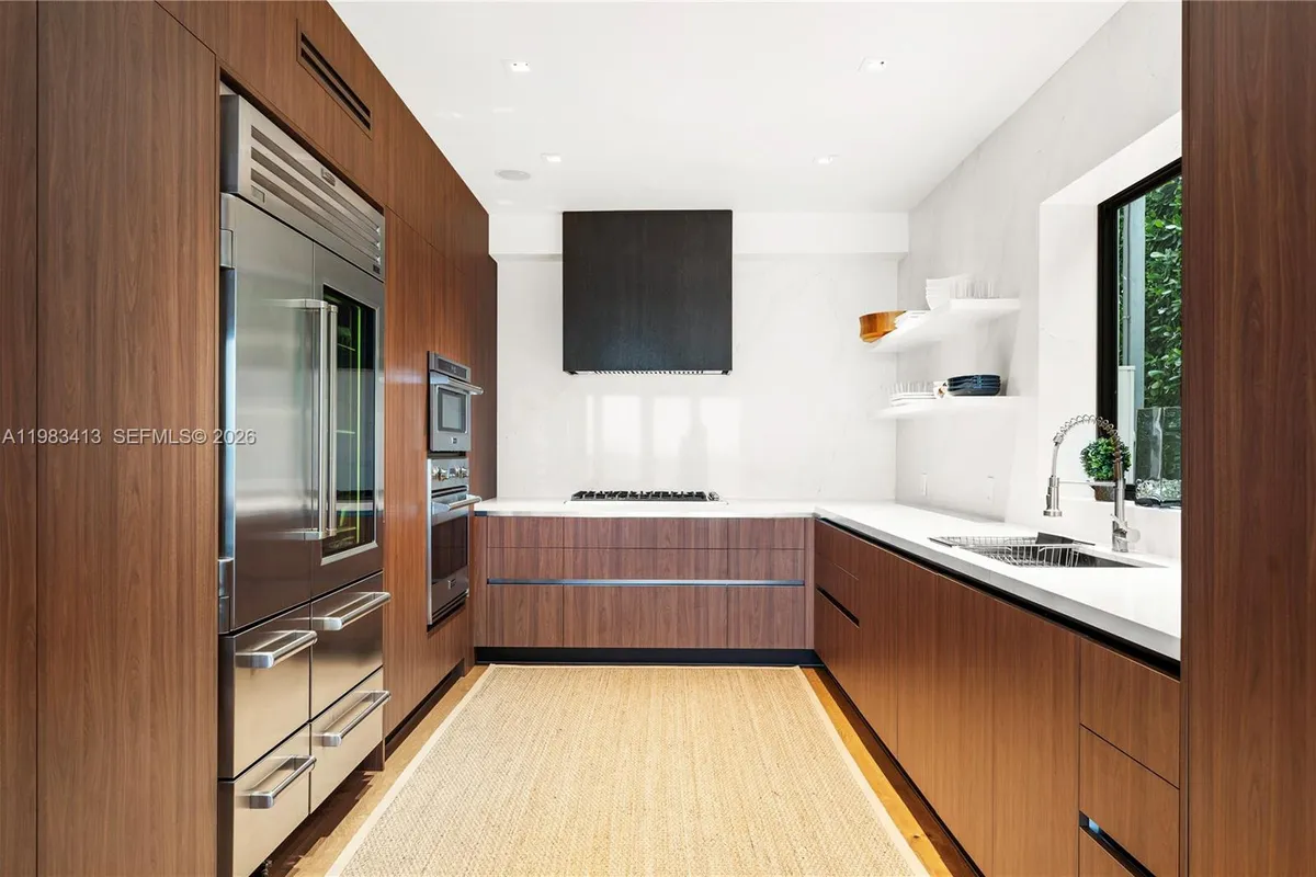 1277 N Venetian Way, Miami FL 33139