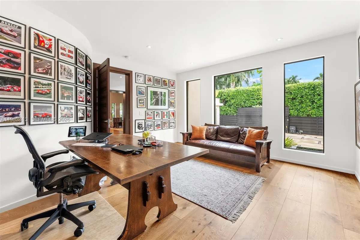 1277 N Venetian Way, Miami FL 33139