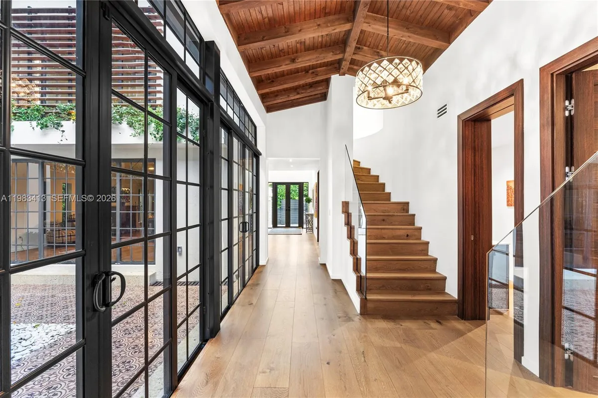 1277 N Venetian Way, Miami FL 33139