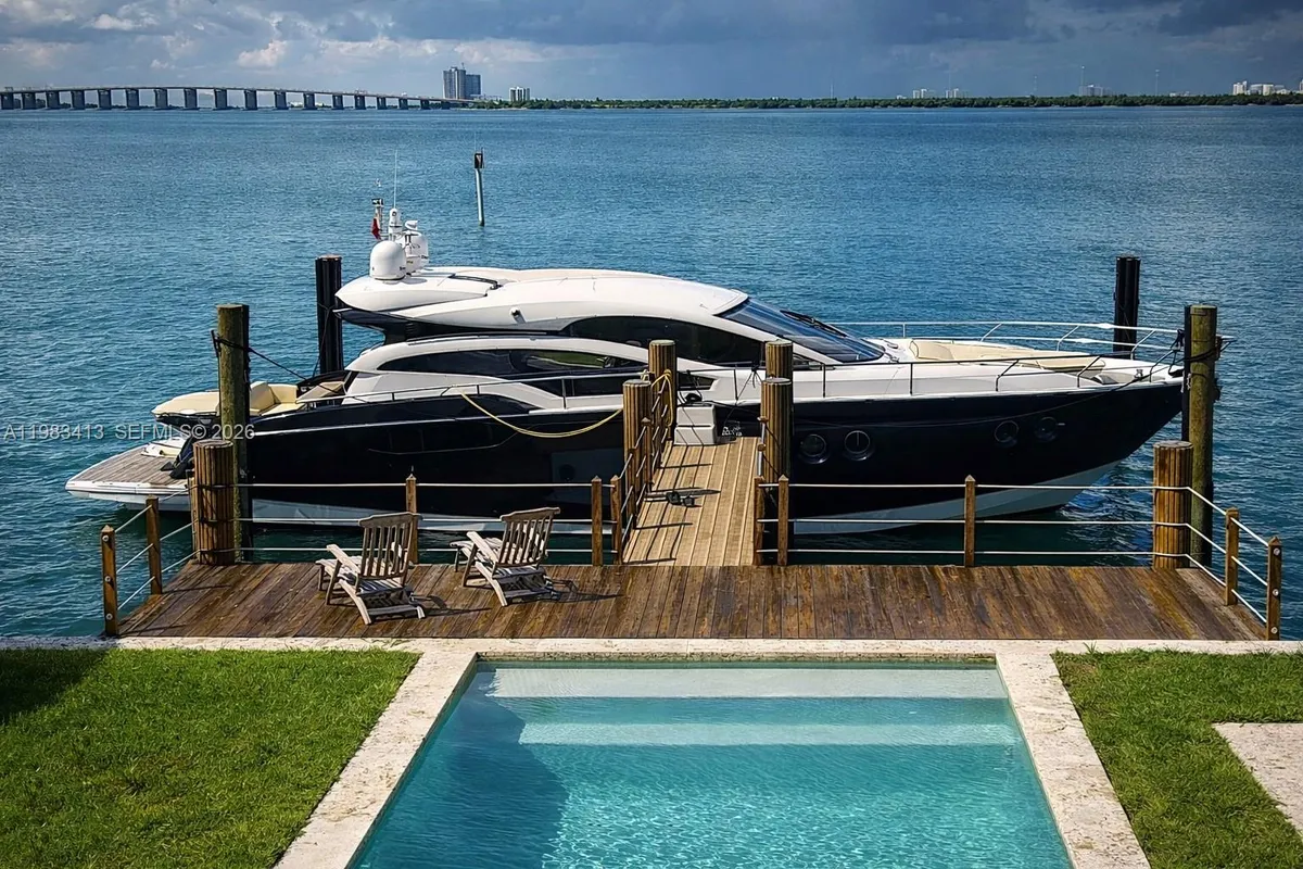 1277 N Venetian Way, Miami FL 33139