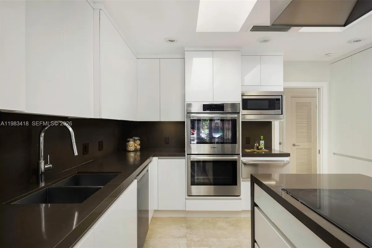 9000 Arvida Dr, Coral Gables FL 33156