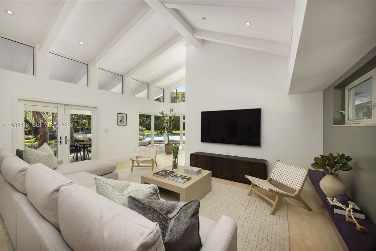 9000 Arvida Dr, Coral Gables FL 33156