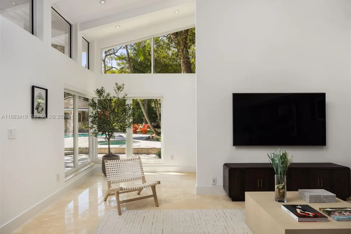 9000 Arvida Dr, Coral Gables FL 33156