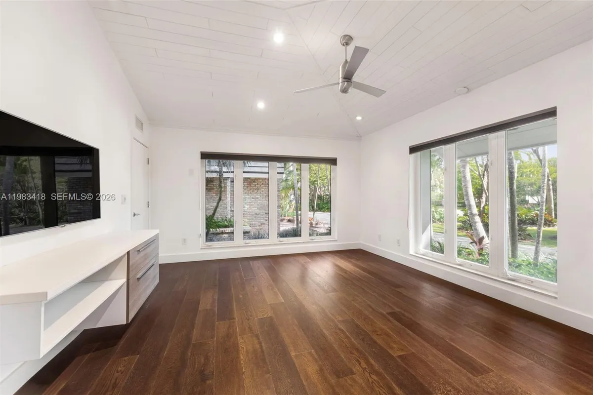 9000 Arvida Dr, Coral Gables FL 33156