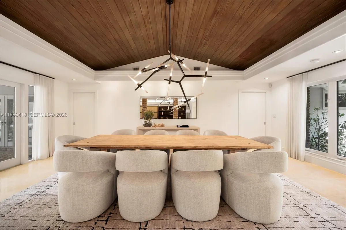 9000 Arvida Dr, Coral Gables FL 33156