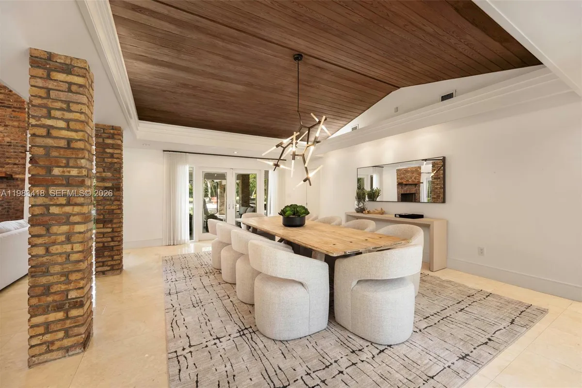 9000 Arvida Dr, Coral Gables FL 33156