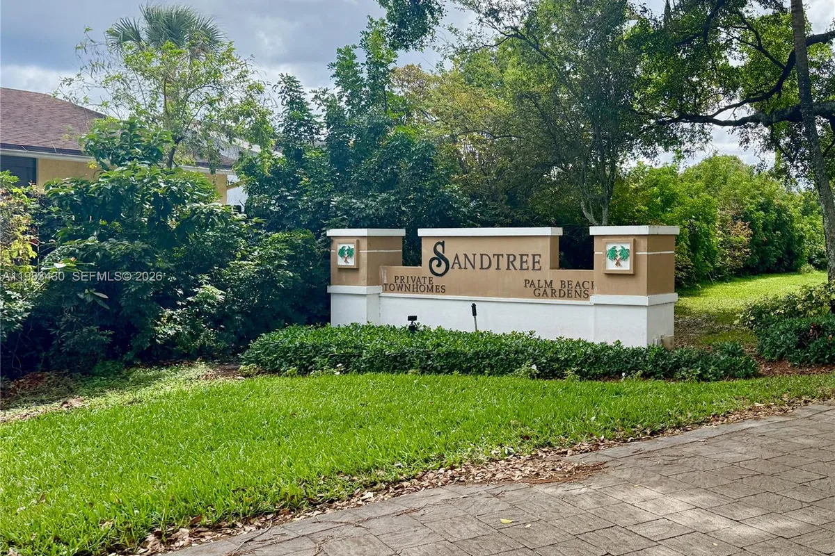 404 Sandtree Dr, Palm Beach Gardens FL 33403