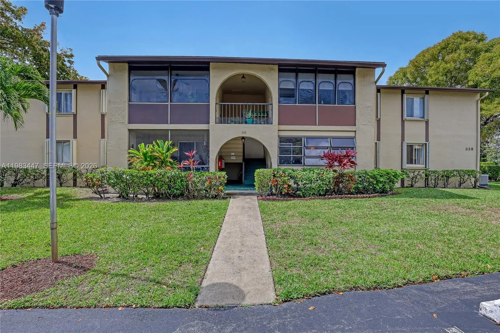 339 Pine Ridge Cir # 1, Green Acres FL 33463