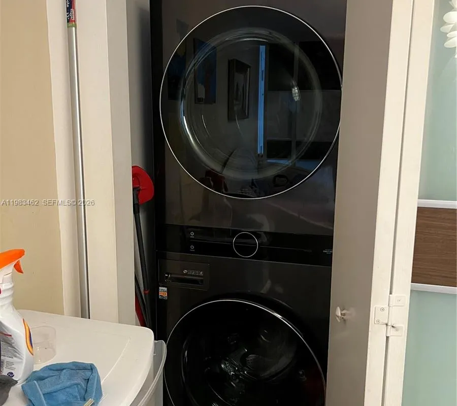 465 Brickell Ave # 919, Miami FL 33131