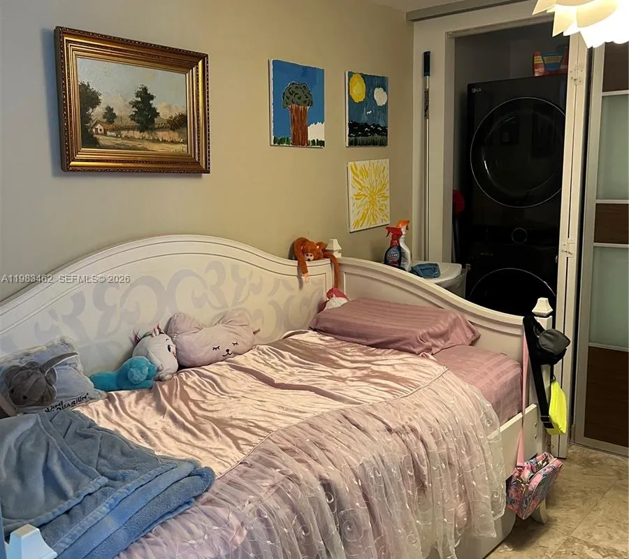 465 Brickell Ave # 919, Miami FL 33131