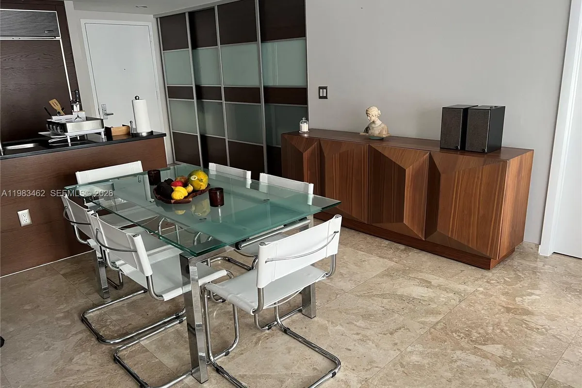 465 Brickell Ave # 919, Miami FL 33131