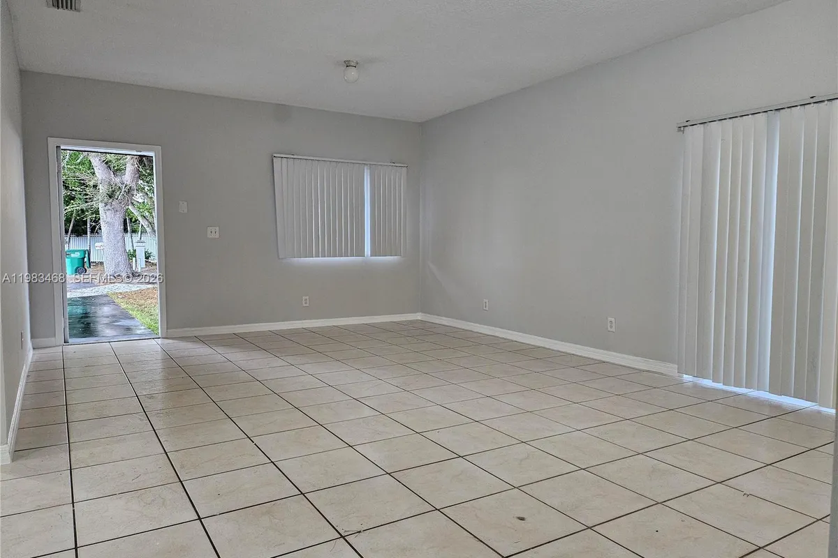 14924 SW 58th St, Miami FL 33193