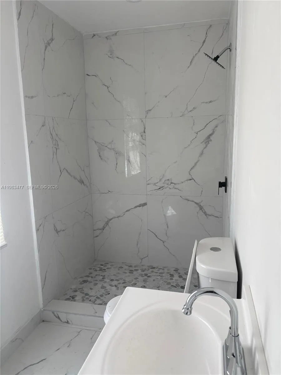 300 NW 16th St # 5, Fort Lauderdale FL 33311