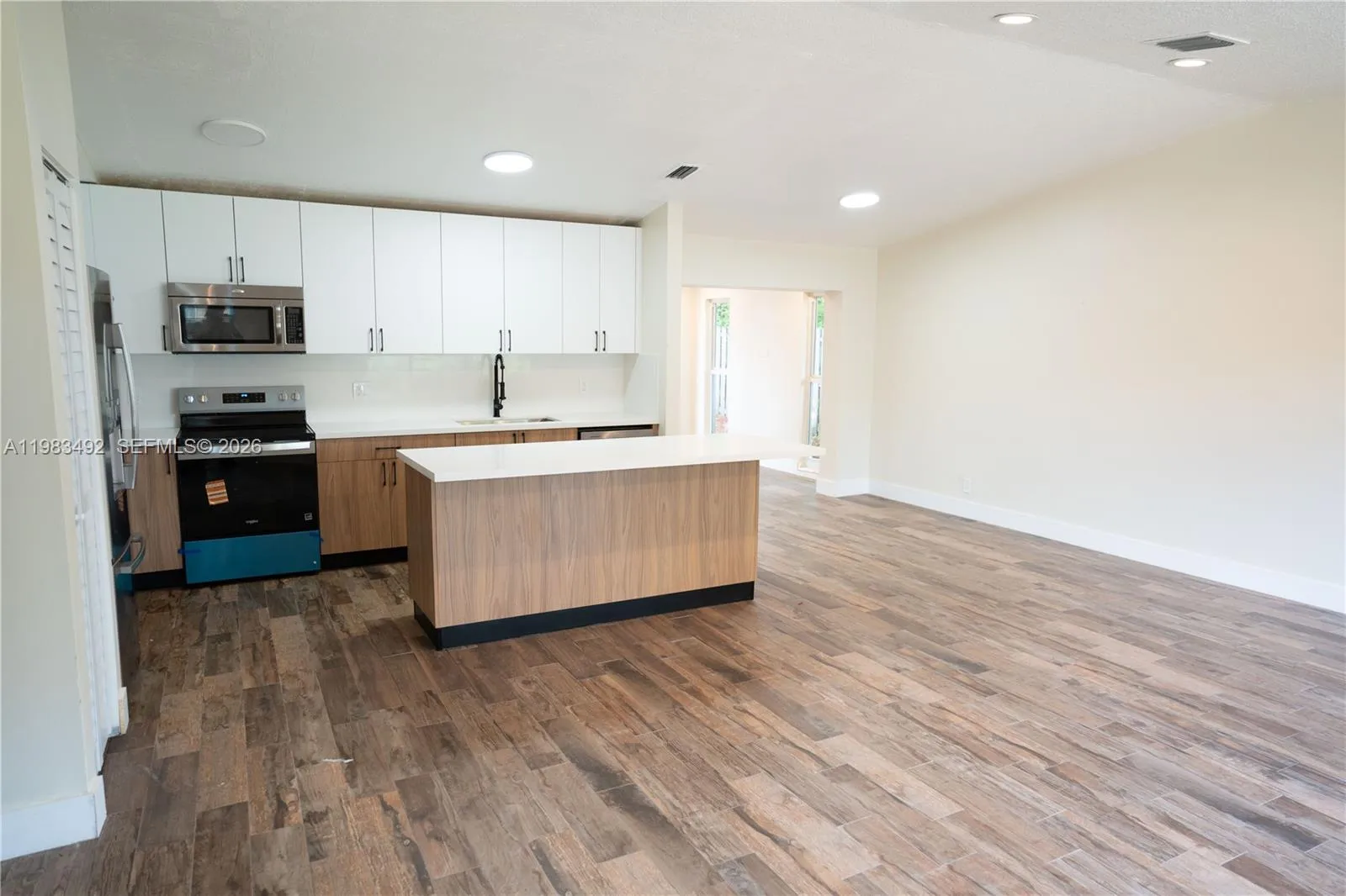 8915 NW 26th Ct, Coral Springs FL 33065