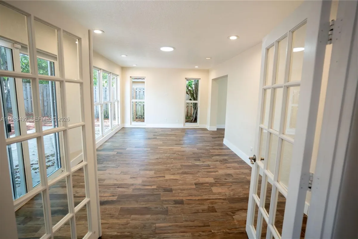 8915 NW 26th Ct, Coral Springs FL 33065