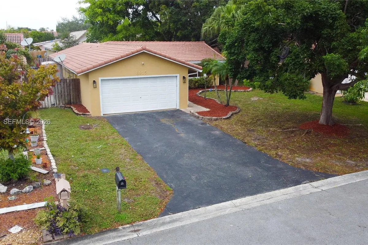 8915 NW 26th Ct, Coral Springs FL 33065