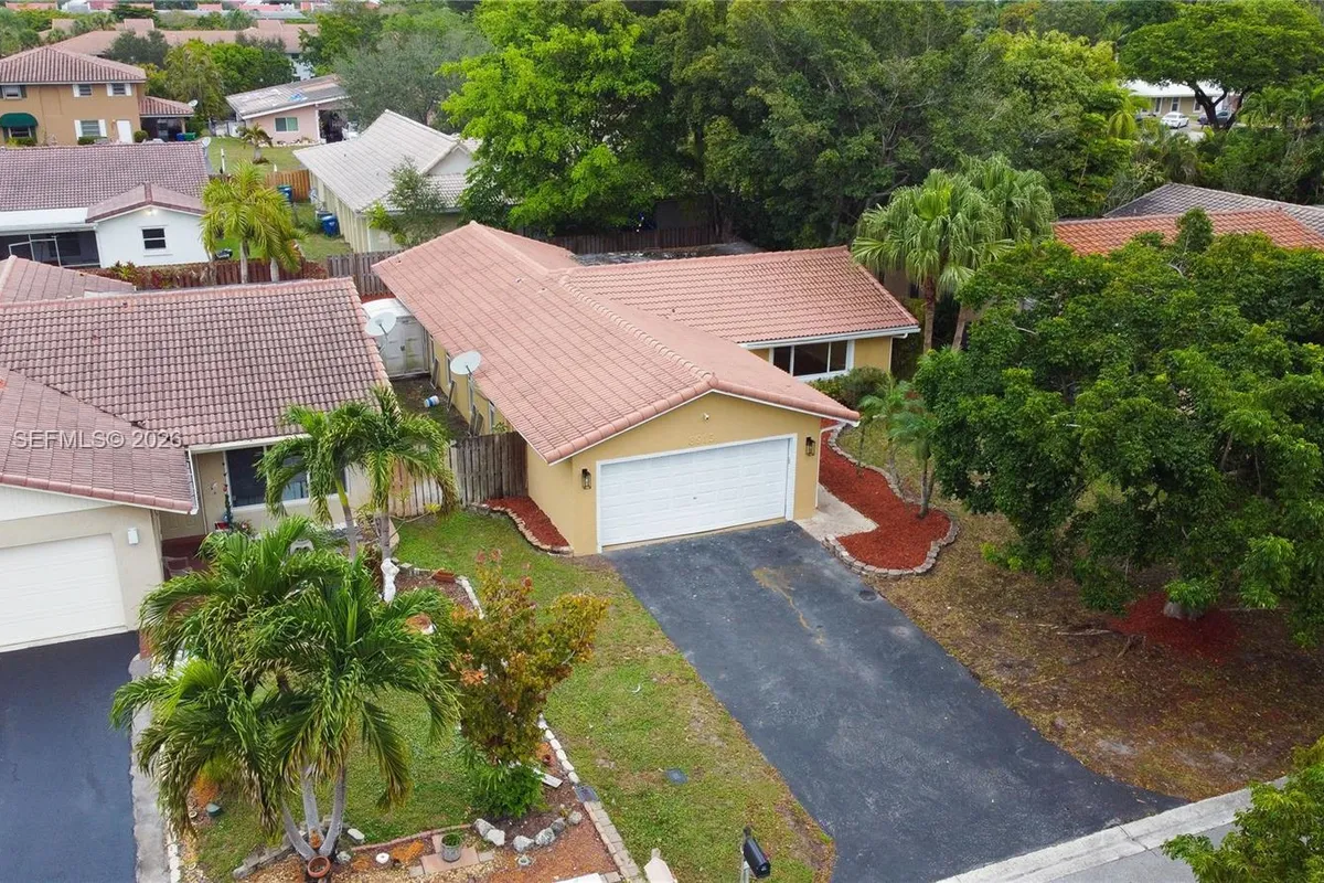 8915 NW 26th Ct, Coral Springs FL 33065