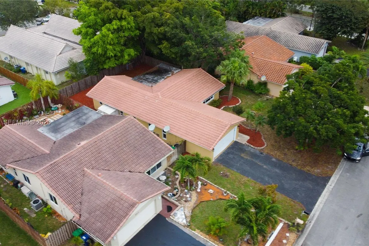 8915 NW 26th Ct, Coral Springs FL 33065